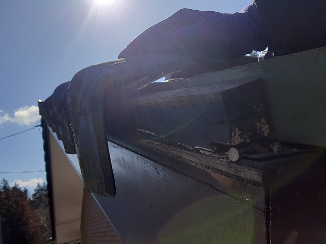 下地垂木が腐食しています